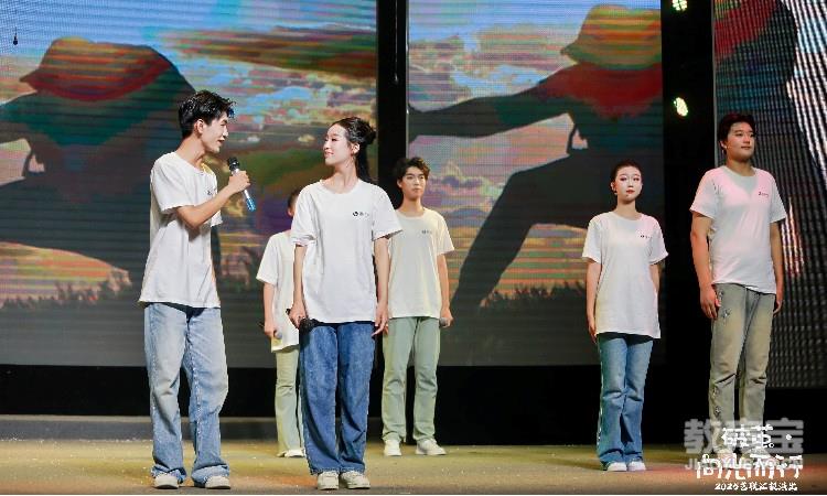 汇演朗诵照片