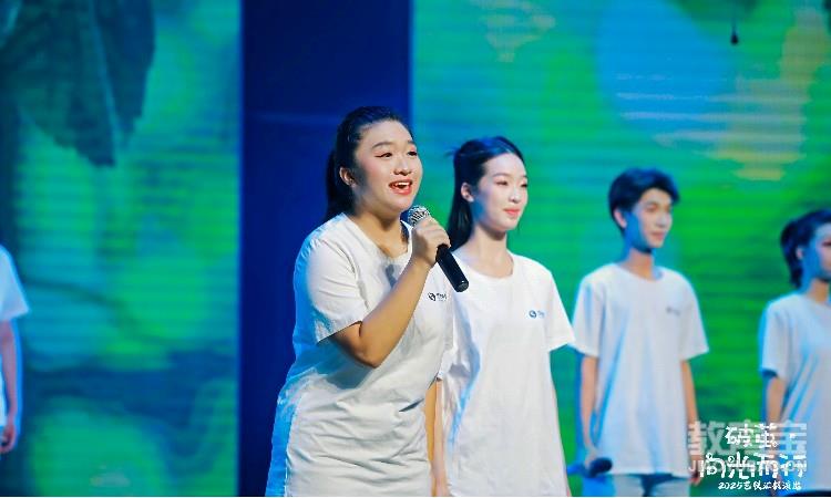 汇演朗诵照片