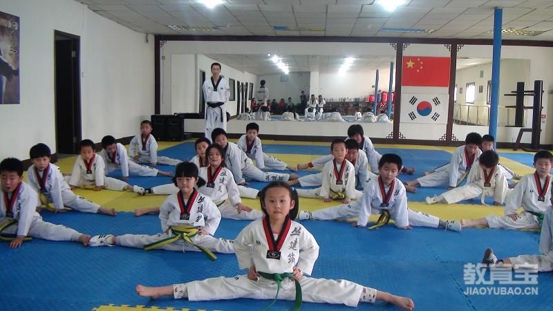 高校跆拳道教学与健身俱乐部教学比较研究