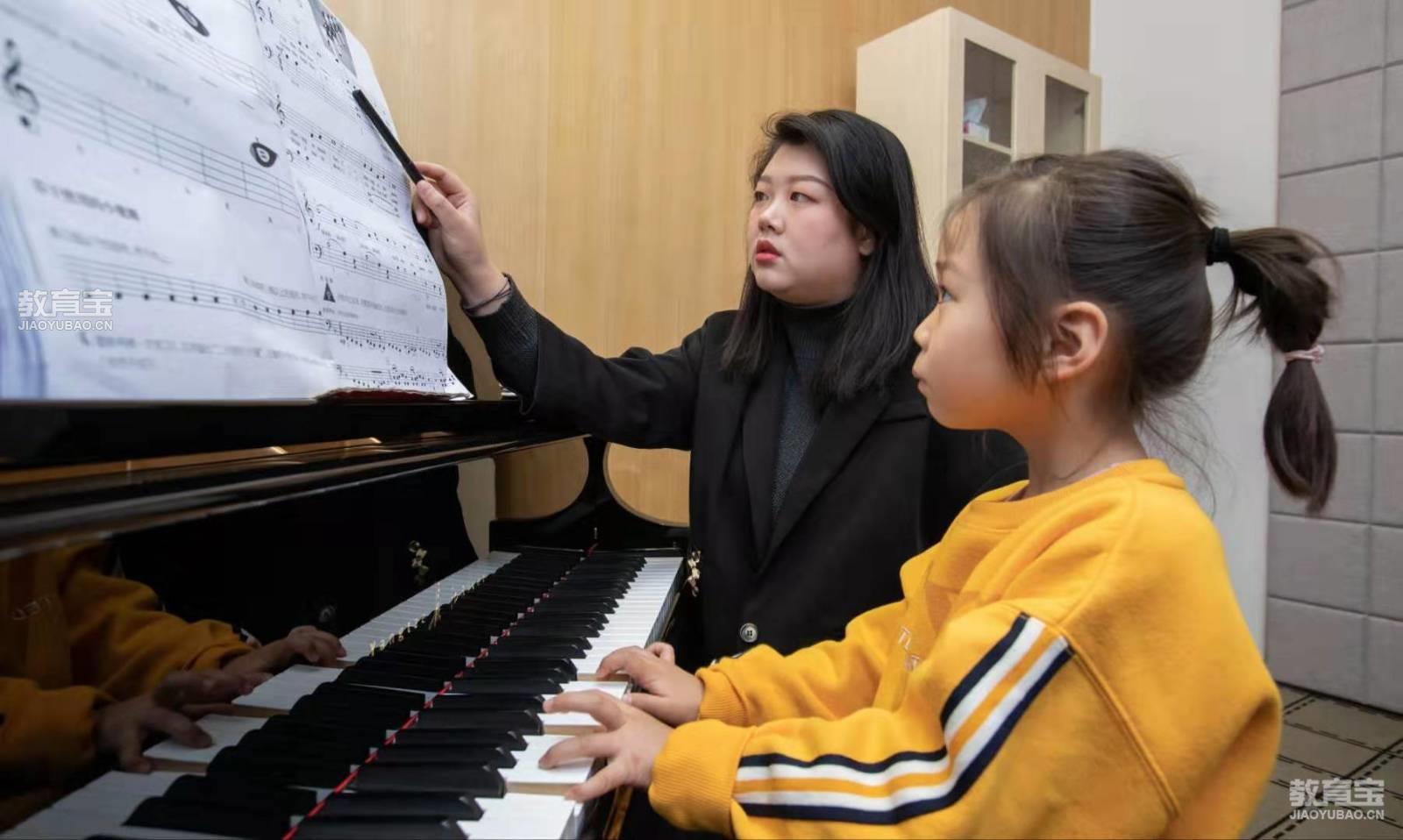 中国心、民族情——HFI音乐创新社在珠海施坦威举办“中国钢琴作品专场”公益跨年音乐会