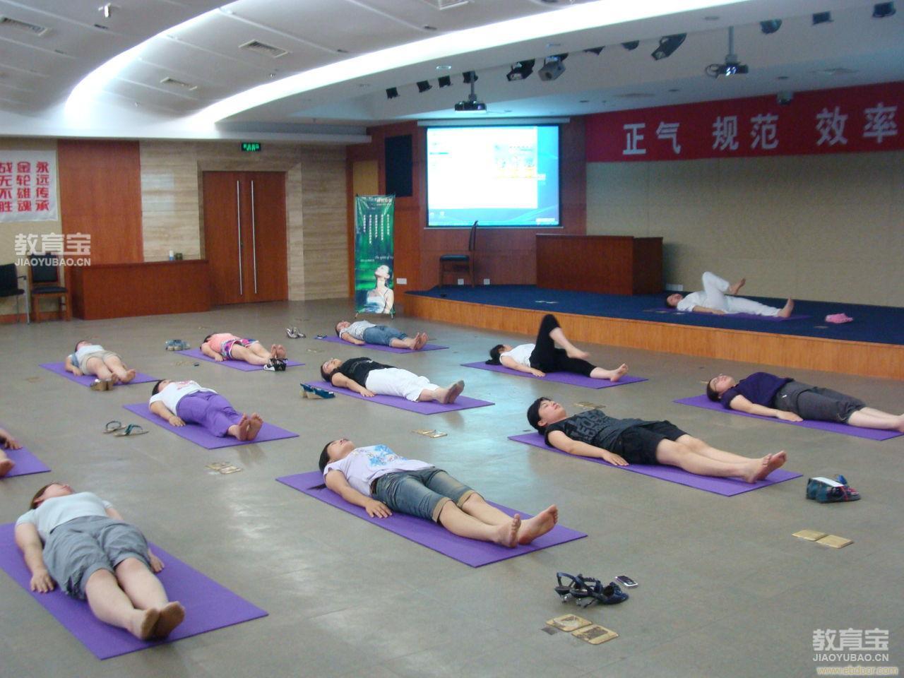 M6 米乐巧练阴瑜伽打开髋部 瑜伽体式(图1)