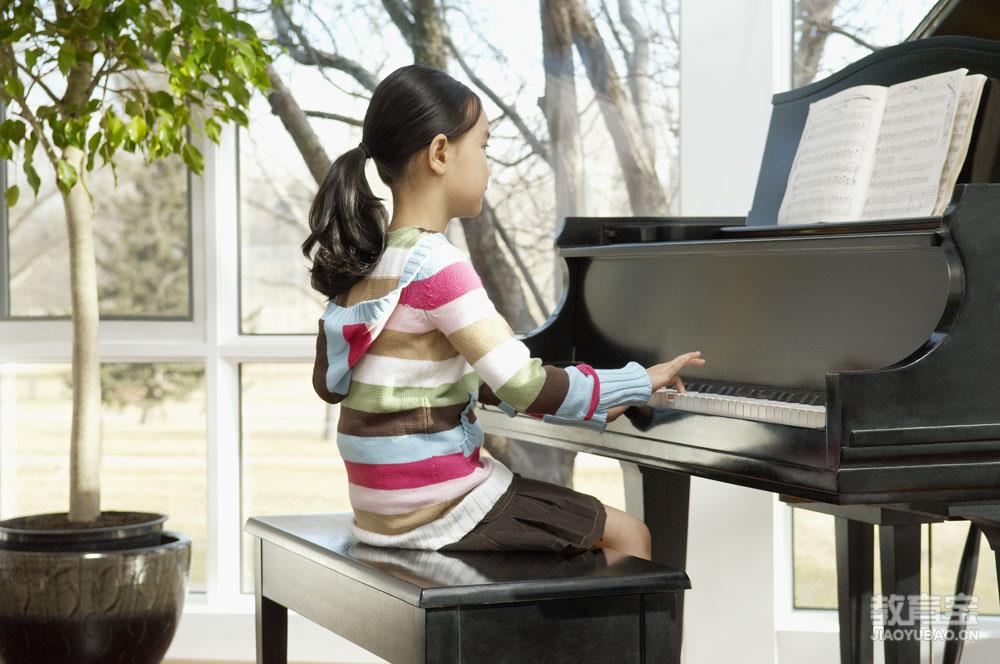 初学钢琴有哪些必备基础知识 钢琴培训