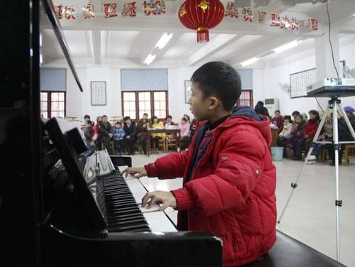 怎么让初学钢琴的学生爱上钢琴 钢琴培训