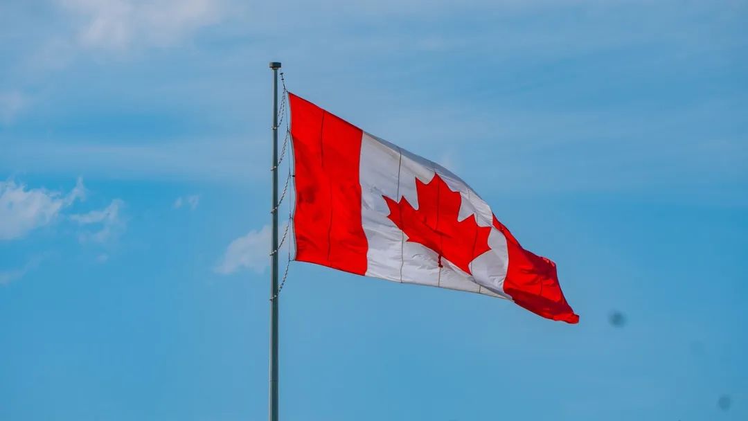 48187182487e80fe102d1e9d6d0a1816_canada-day-5370634_1280.jpg