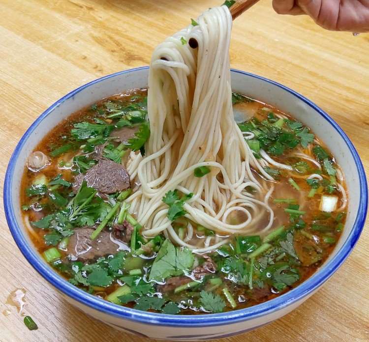 小吃昆明(1)昆明兰州牛肉面培训课程>兰州拉面4昆明江香餐饮管理有限