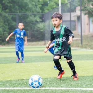 上海爱踢客青少年足球俱乐部logo