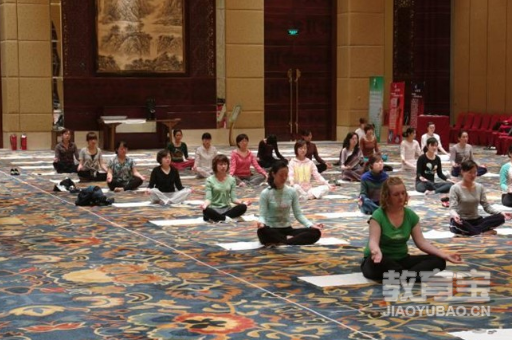 瑜伽婴儿式你练习过吗 瑜伽动作分享