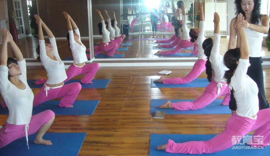 帮助你消除小肚腩的瑜伽体式 瑜伽动作