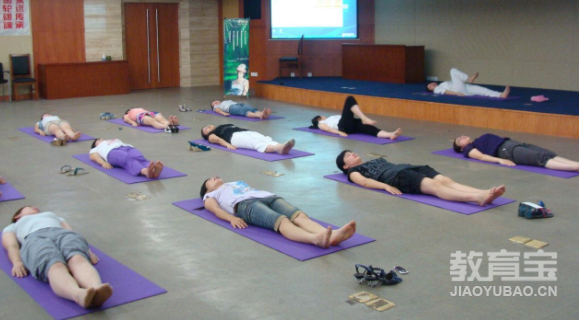 练习这组瑜伽体式不知不觉就瘦下来 瑜伽练习