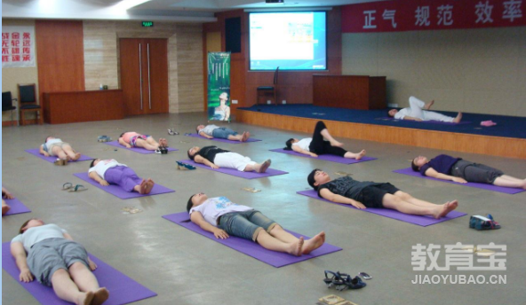 转化烦躁忧虑1分钟瑜伽体式 瑜伽动作