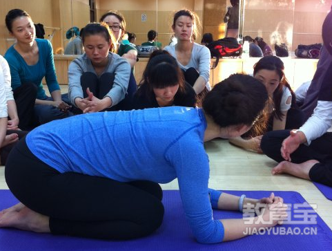 美背减龄的瑜伽体式 瑜伽练习