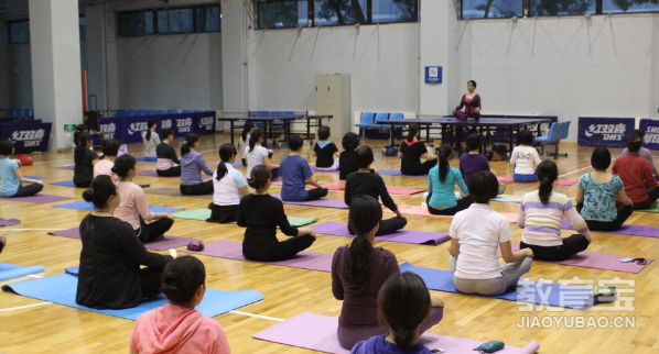 产后瑜伽应该再什么时候开始练习 瑜伽动作分享