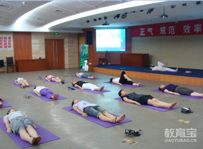 瑜伽练习痛过才舒服 瑜伽体式