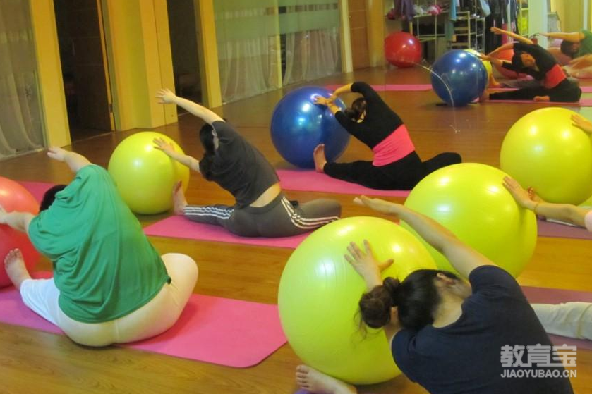 放空心情的瑜伽体式 瑜伽动作