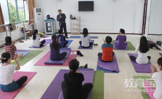 怎样用瑜伽砖精进的你瑜伽练习 瑜伽基本功