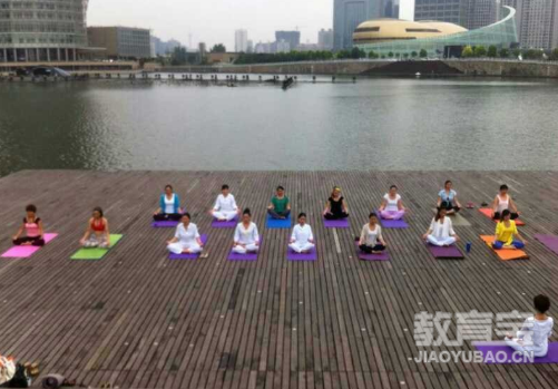 比跑步都管用的瑜伽休息术练习 瑜伽动作分享