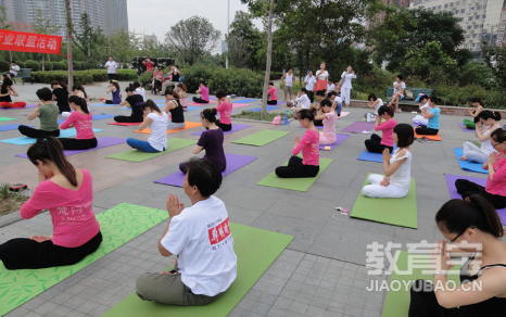 瘦腿又塑形的瑜伽小动作 瑜伽练习