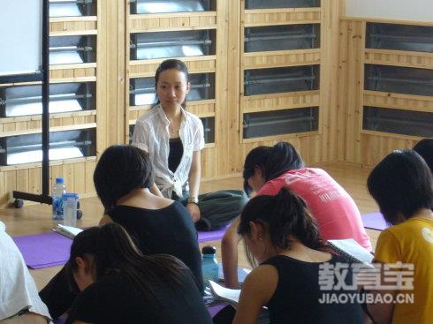 可以开胯的瑜伽体式练习 瑜伽动作分享