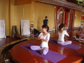 能够预防颈椎病的瑜伽动作练习 瑜伽体式
