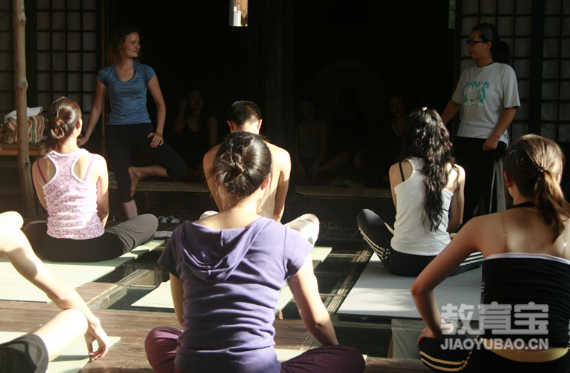 正确的瑜伽舞王式应该如何练习 瑜伽体式