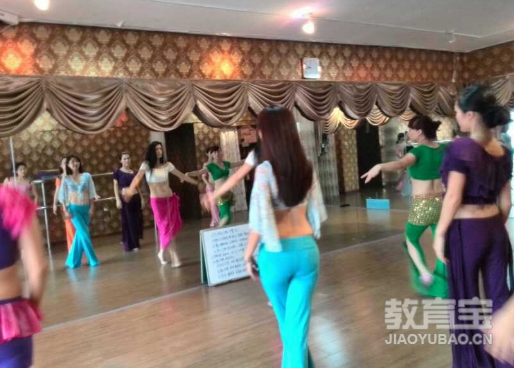 躺着就能瘦大腿的懒人瑜伽练习 减肥瑜伽