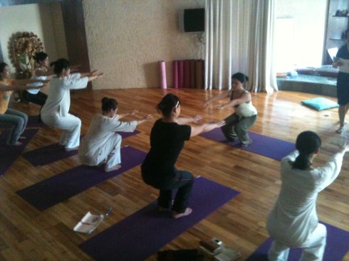 增强脊柱灵活性的瑜伽体式练习 瑜伽动作分享