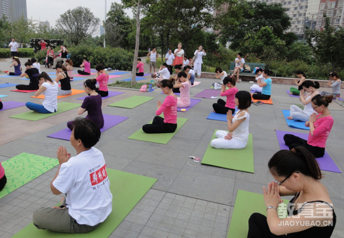 帮你甩掉小肚腩的瑜伽体式 瑜伽动作