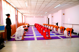 让膝盖延寿的瑜伽动作 瑜伽体式