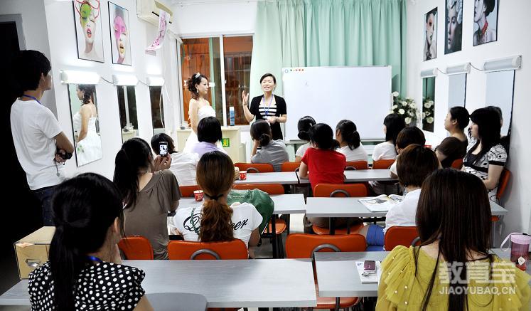 各种脸型的化妆方法 化妆初学者