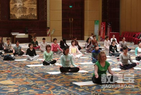 能够挑战平衡的瑜伽体式练习 瑜伽基本功