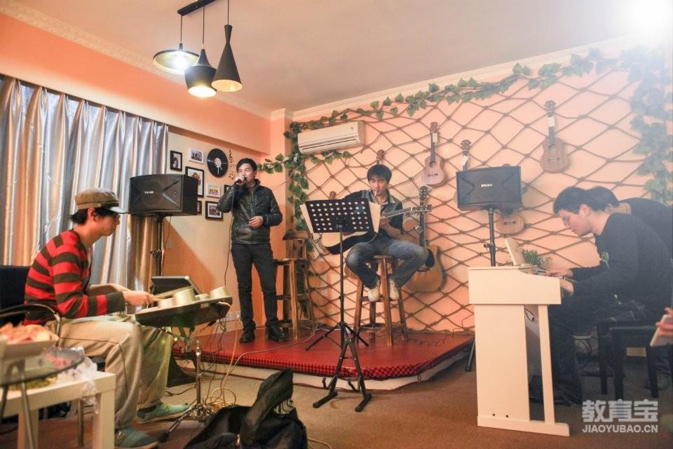 歌唱练习发声的正确步骤   唱歌技巧