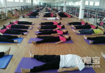 瑜伽初学者需要提前选好瑜伽体式 瑜伽初学者