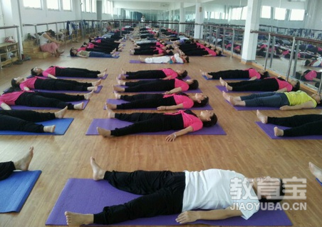 帮你练出身体线条的瑜伽动作 瑜伽体式