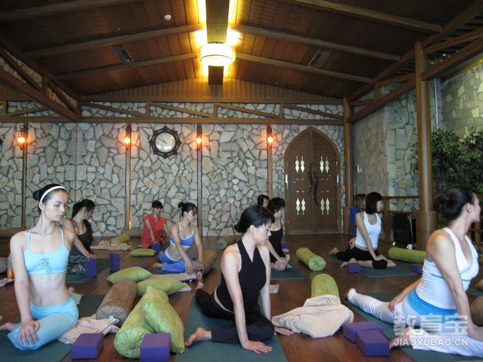 据说瑜伽可以治失眠小伙伴们进来看看 瑜伽学习