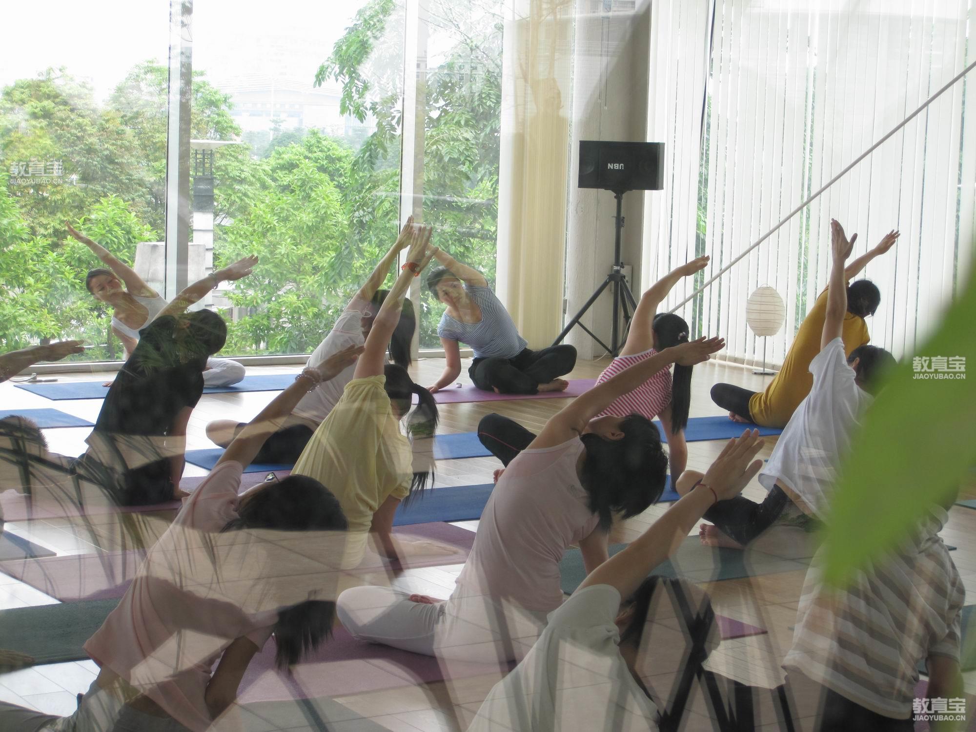 想要肉肉变少试试这组瑜伽练习 瑜伽学习