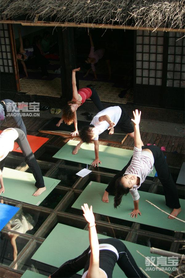 孕妇瑜伽简单的动作和注意事项   瑜伽动作