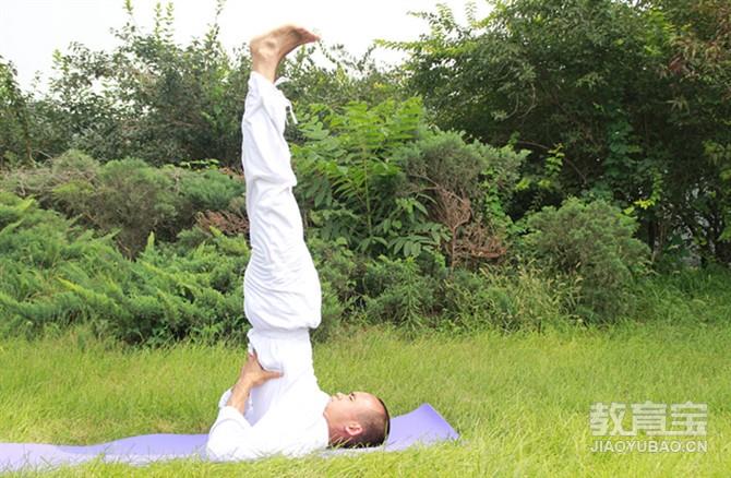 教你几个靠墙瑜伽体式练就完美身材     瑜伽动作