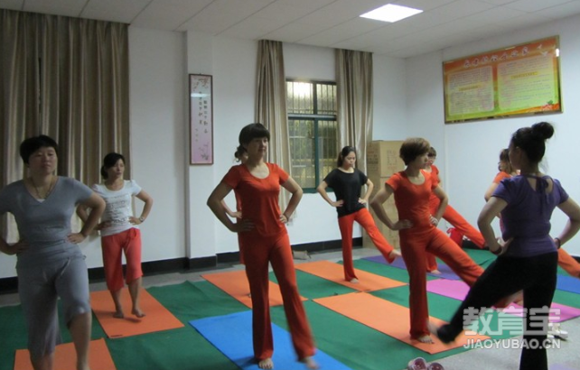 这6式瑜伽让你快速减肚子告别游泳圈