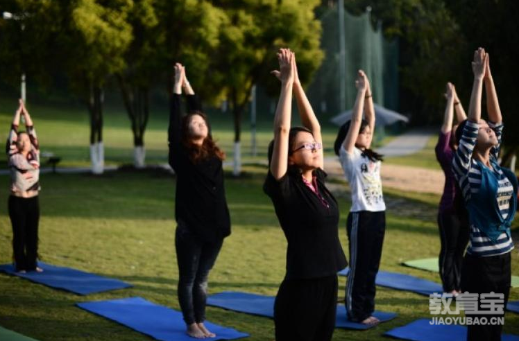 怀孕期间有哪些不能做的瑜伽动作呢