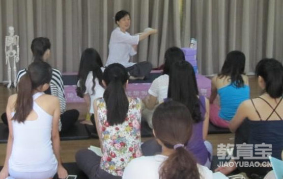 睡前瑜伽体式分享推荐