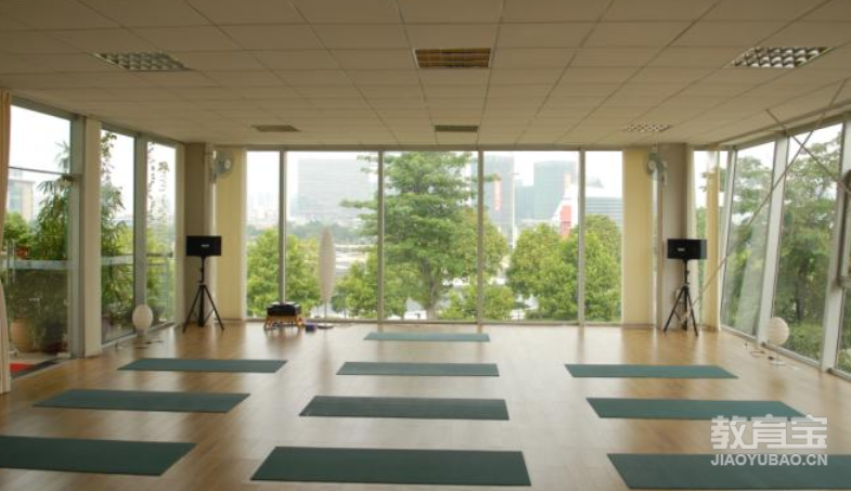 开肩美背的瑜伽体式分享