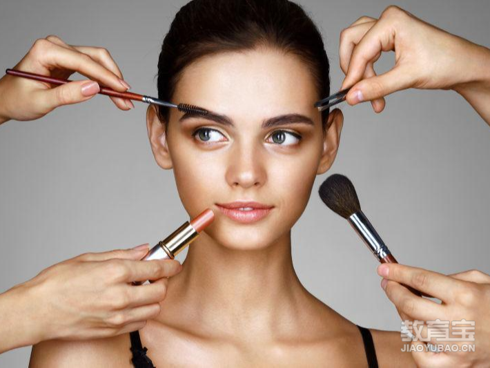 怎样降低化妆对皮肤的危害？