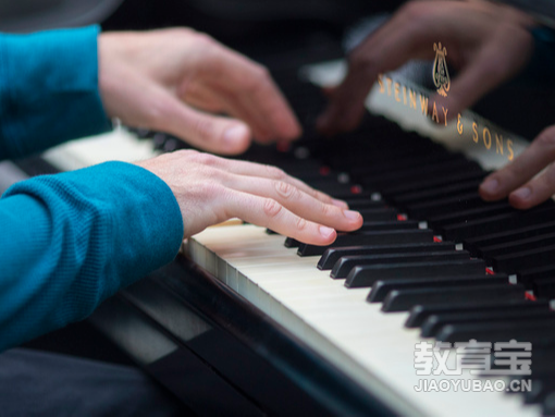 钢琴学习中的音阶该怎么弹？ 