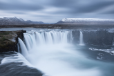 想自学冰岛语，有没有什么教材或者课程推荐? 