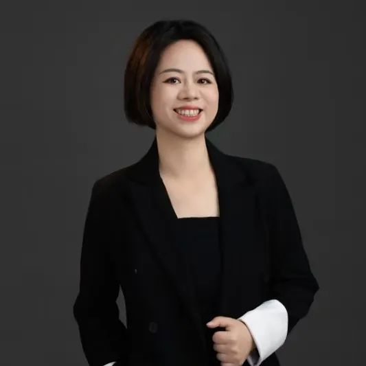 胡莉.jpg