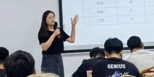 374班会.jpg