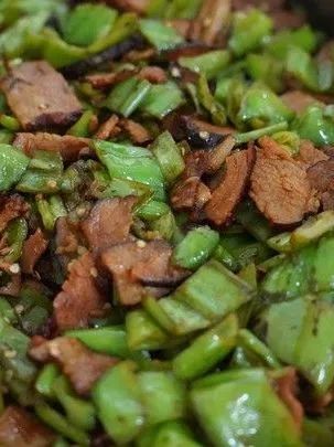 尖椒炒腊肉.jpg