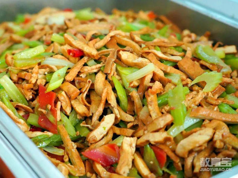 芹菜香干炒肉.jpg
